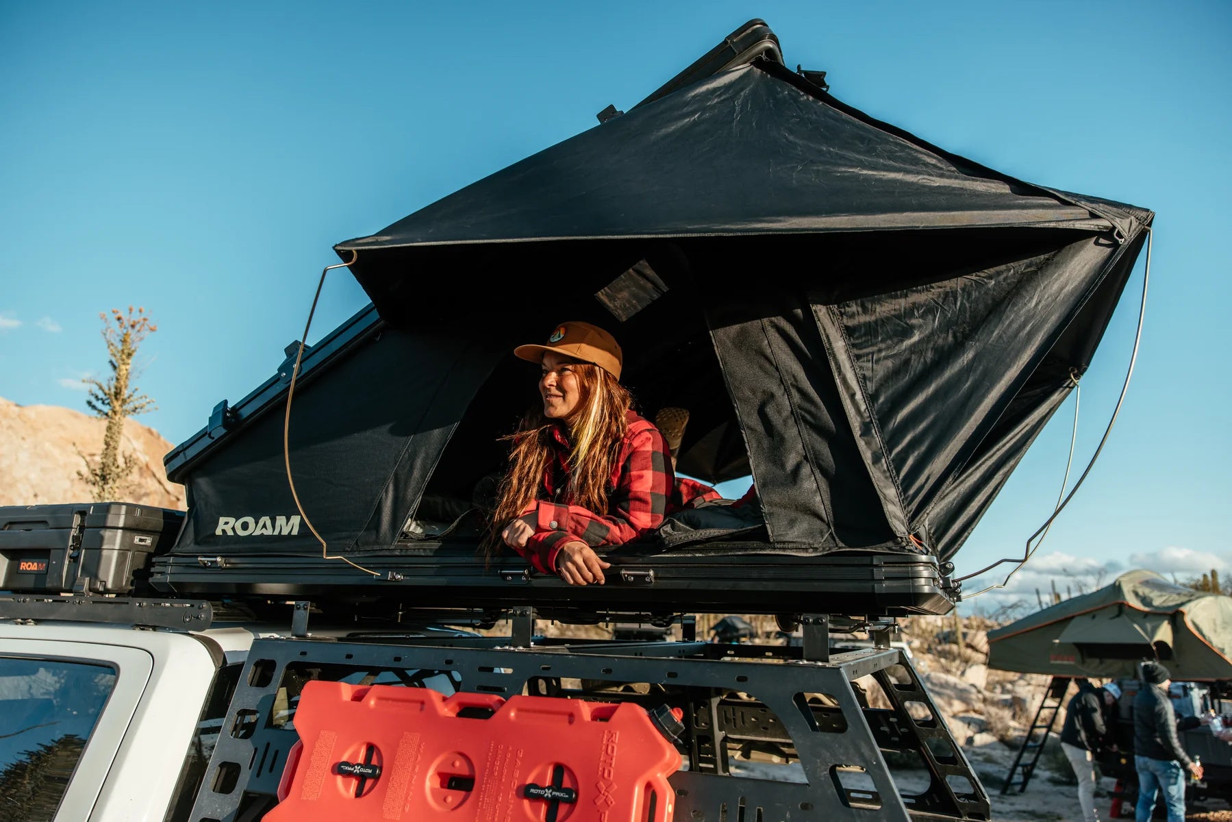 ROAM 'THE DESPERADO' HARDSHELL ROOFTOP TENT