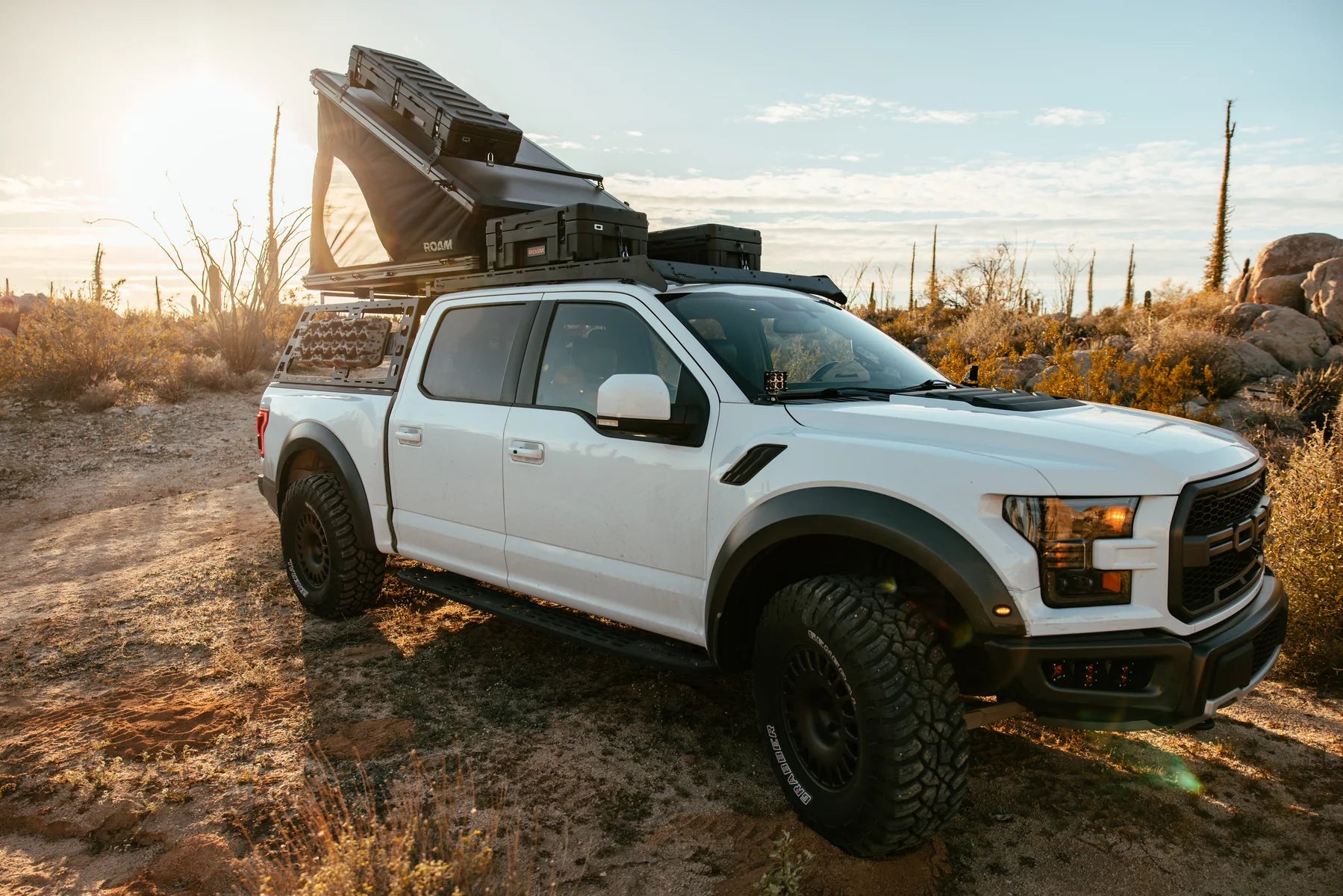 ROAM 'THE DESPERADO' HARDSHELL ROOFTOP TENT