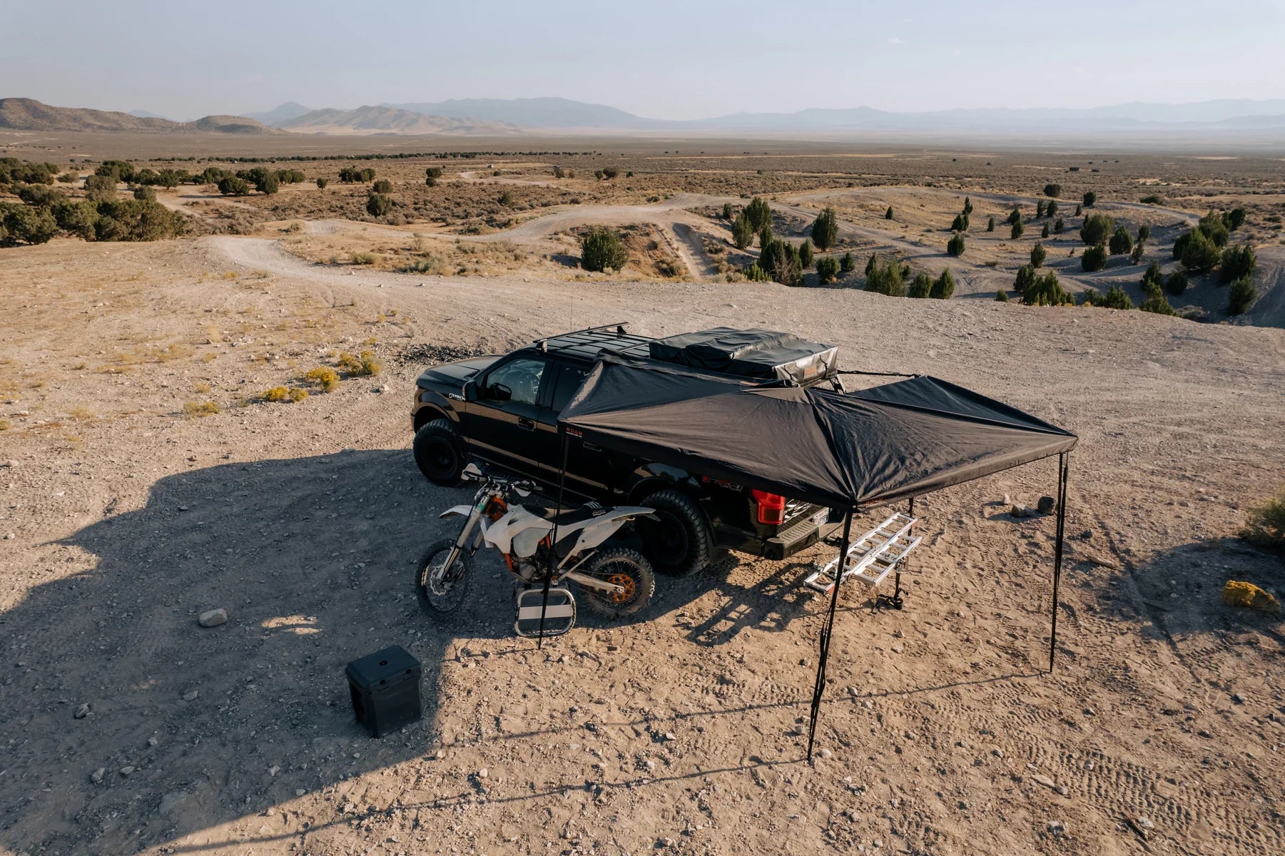 ROAM 'ARC 270' AWNING