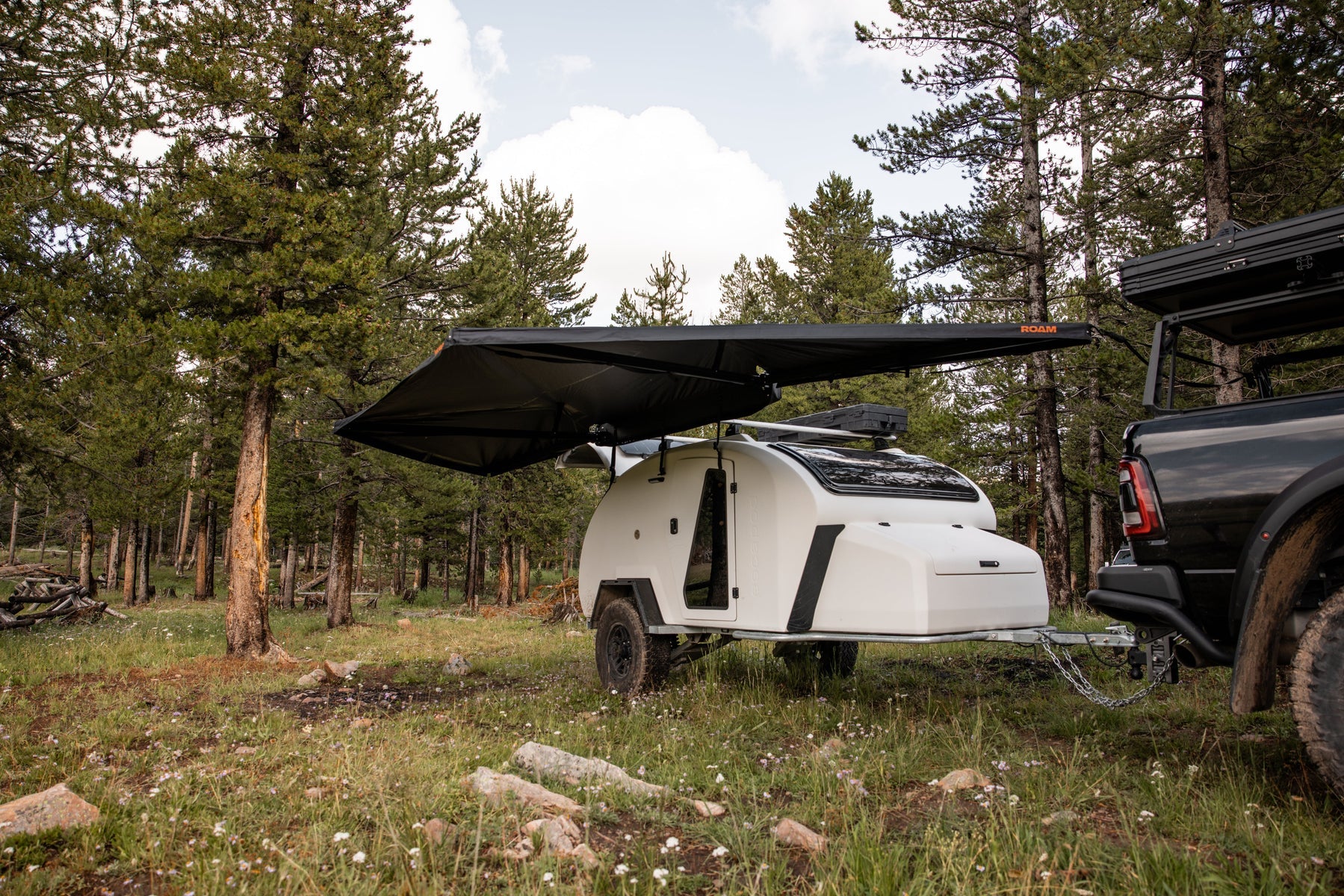 ROAM 'ARC 180' AWNING