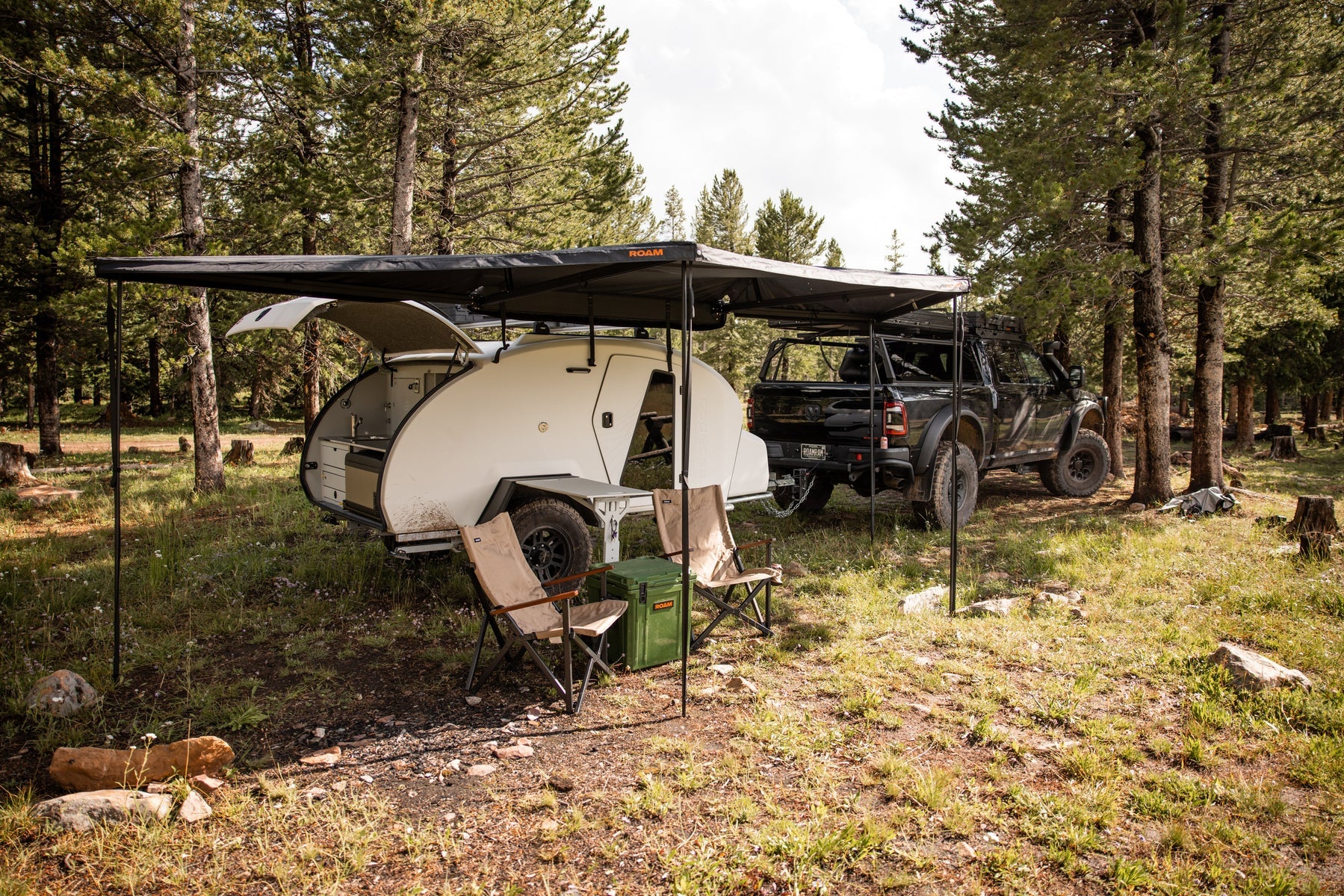 ROAM 'ARC 180' AWNING