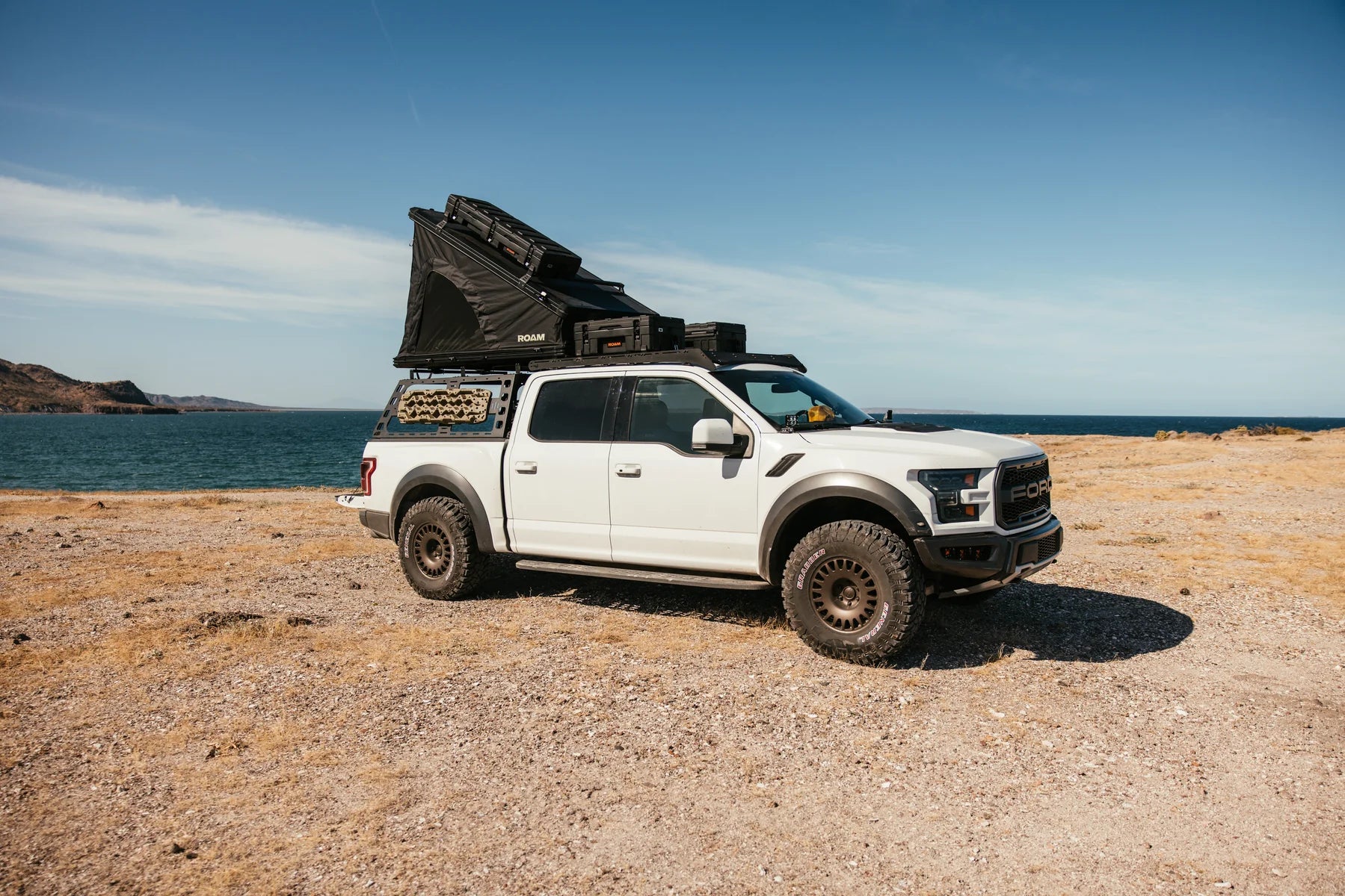 ROAM 'THE DESPERADO' HARDSHELL ROOFTOP TENT