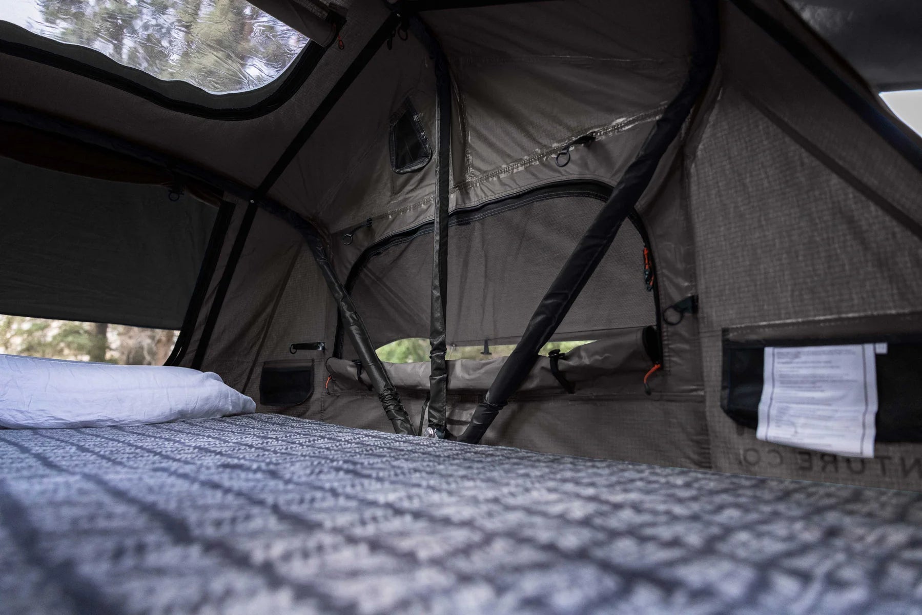 ROAM 'THE VAGABOND LITE' ROOFTOP TENT