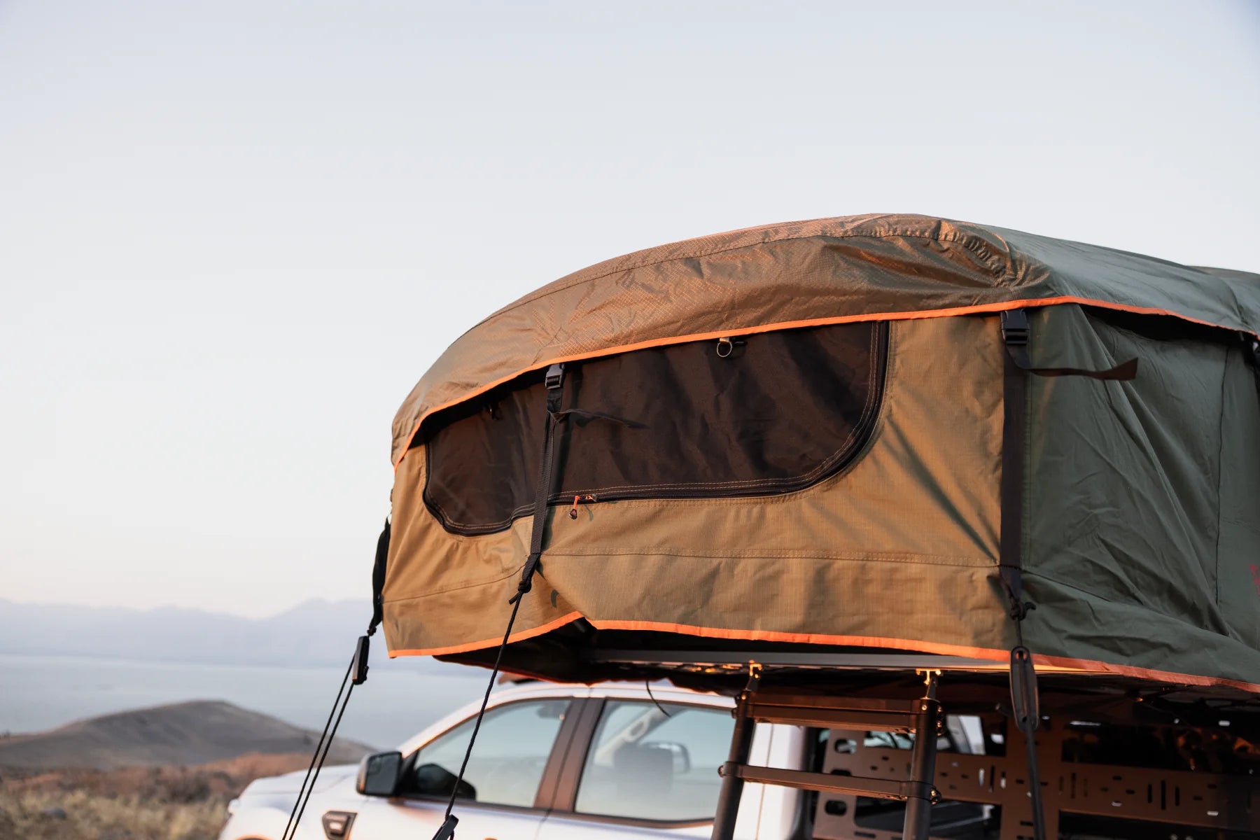 ROAM 'THE VAGABOND' ROOFTOP TENT